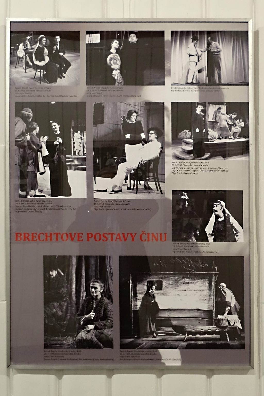 Fotodokumentácia panelov výstavy Eva Kristinová... jednoducho kráľovná.